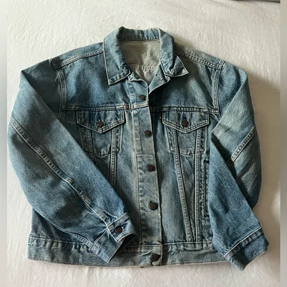 Vintage Levi's ClassicTrucker Jean Jacket in distressed vintage blue Size L - Picture 11 of 12